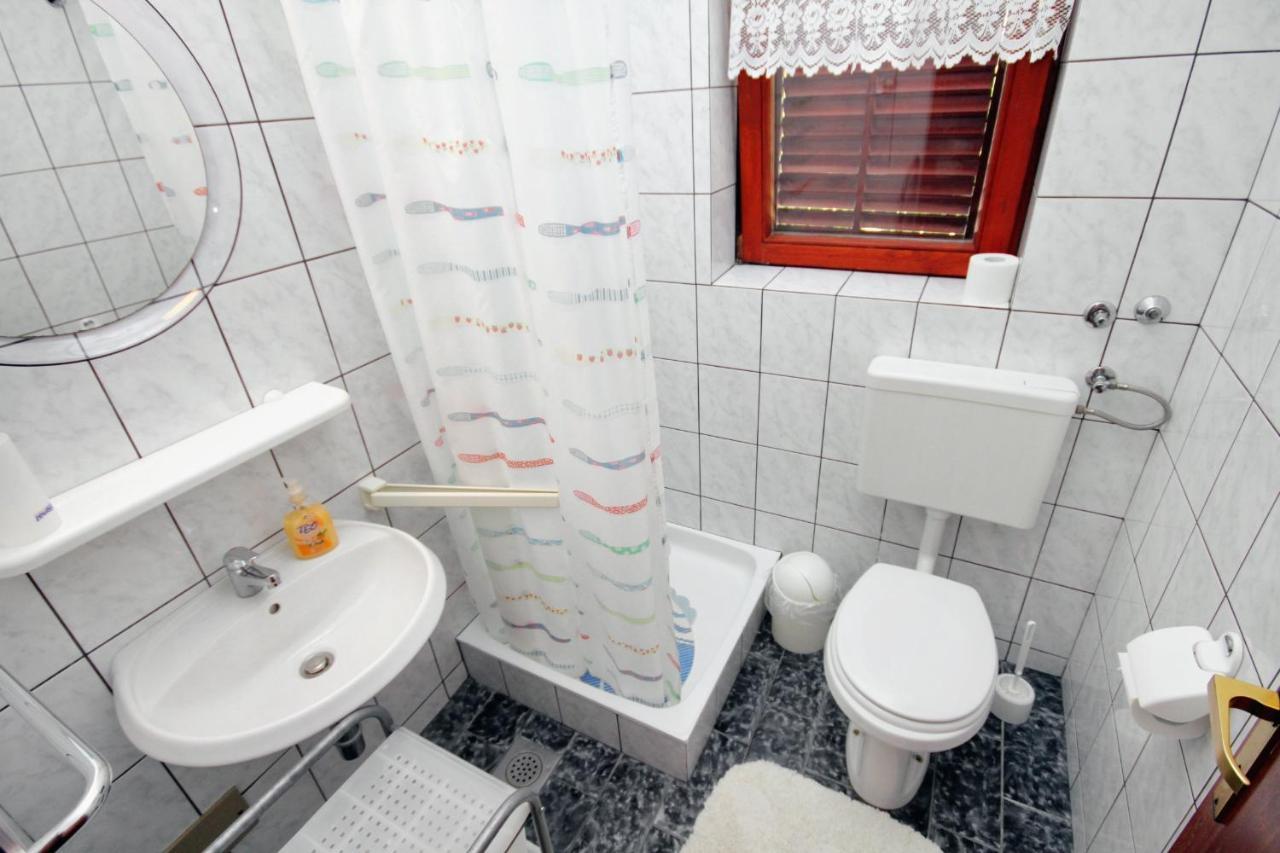 Apartments With A Parking Space Novi Vinodolski - 5600 エクステリア 写真